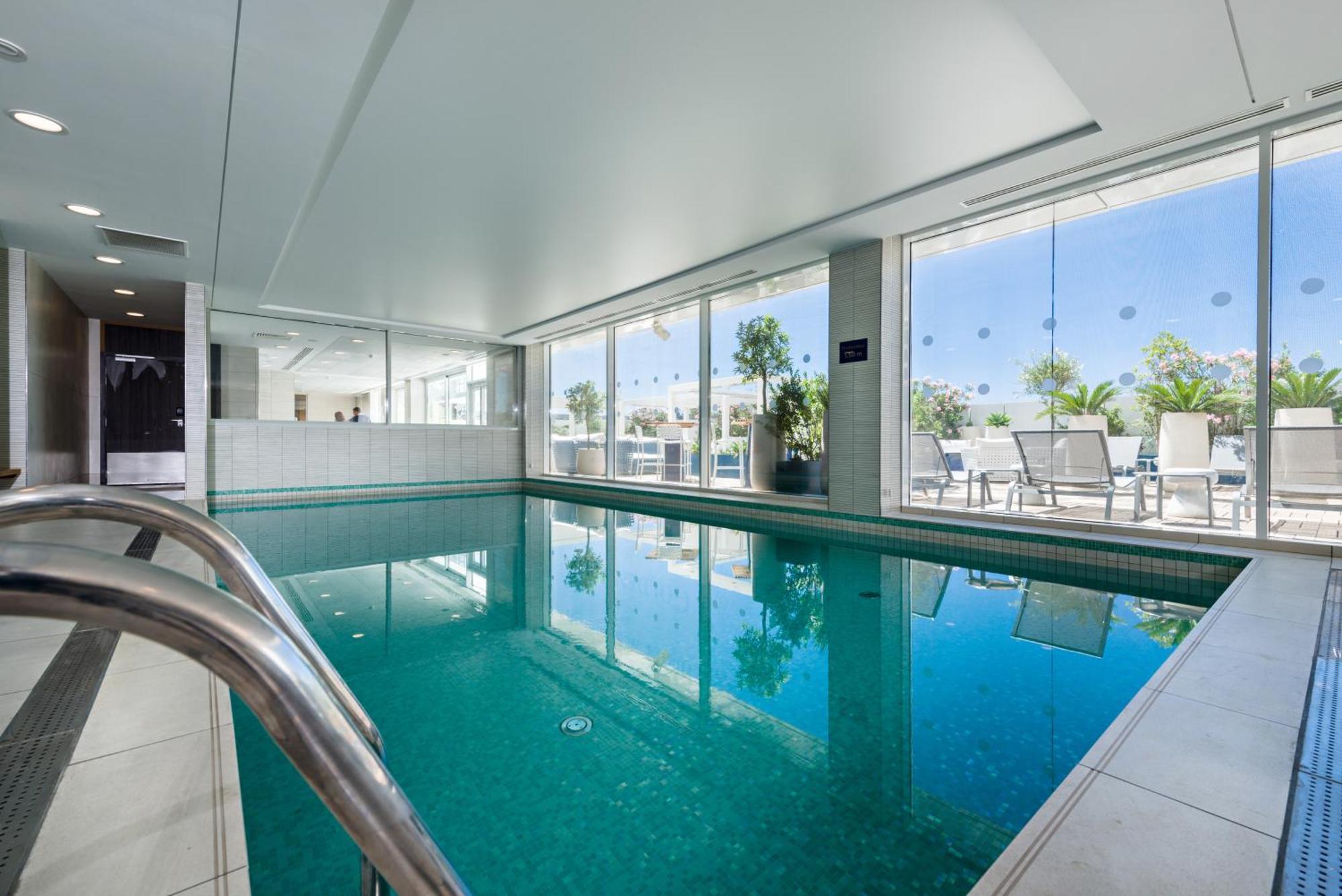 Hotel Golden Tulip Marseille Euromed Exteriér fotografie